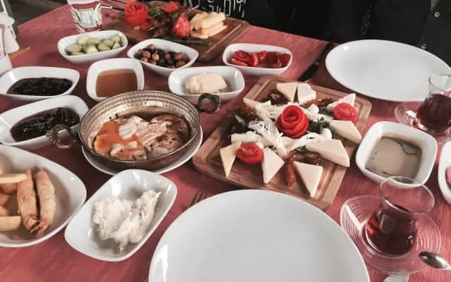 Полонезкёй