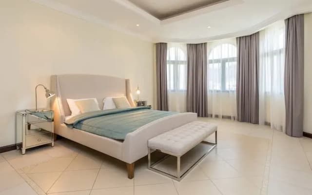 Canal Cove Villa by Deluxe Holiday Homes