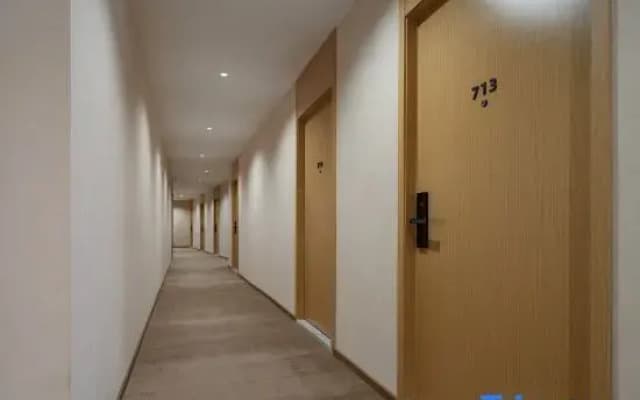 Yixi Hotel (Chongqing Nanbin Road Changjiang International)