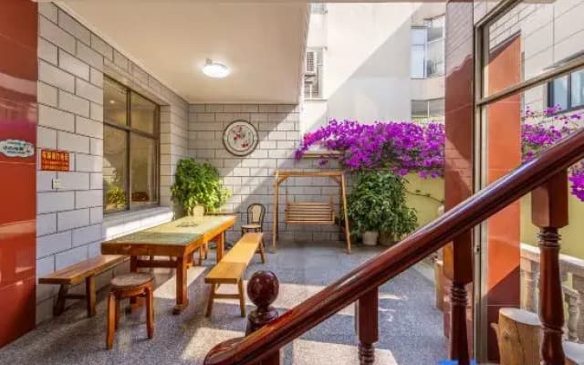 Tiantai Xiangtu Homestay (Guoqing Temple Scenic Area Branch)