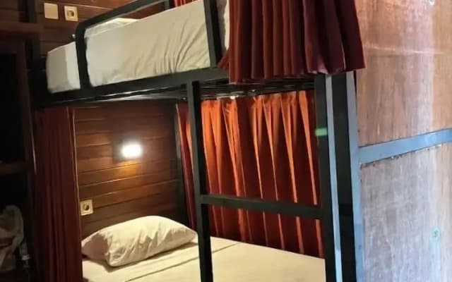 Castaway Island Hostel