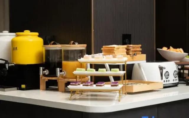 Xihuan S Hotel<Huangmei Pengtai Hotel>