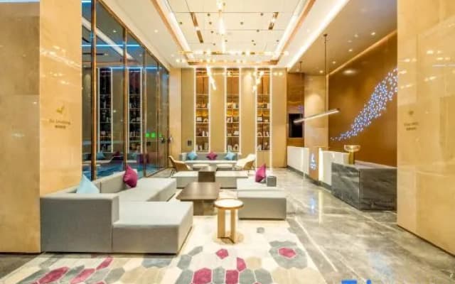 Lavande Hotel Huidong High-Speed Railway Station Shengli Square Store