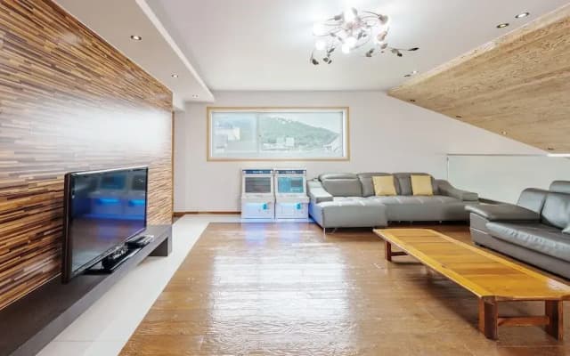 Beyand Private Pool Villa Pension, Daebu