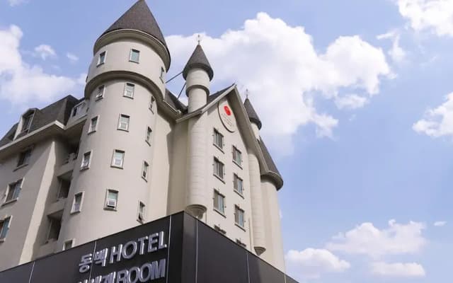 From H Dongbaek Hotel by kwon Cheonan Seongjeong