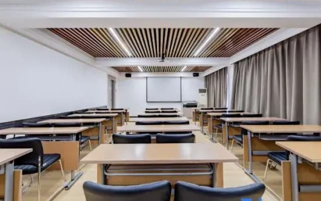 Mengzhilv Collection Hotel (Hohhot Railway Station Subway Station Xinhua Plaza)