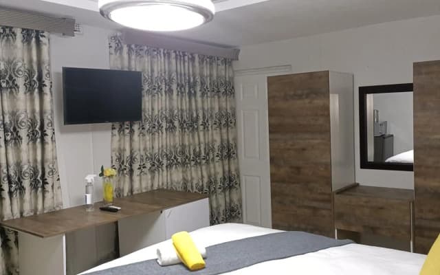 EYEZULU Guesthouse