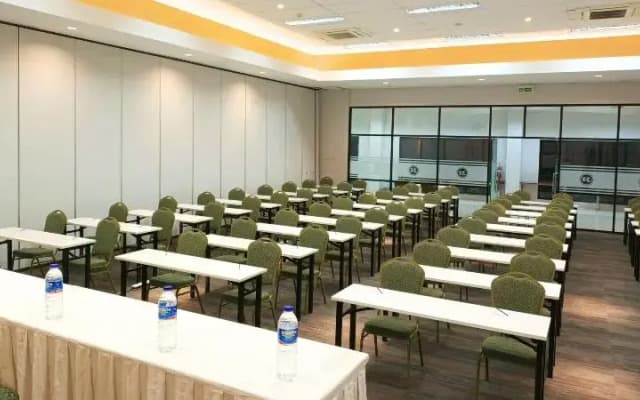 Tos Hotel & Convention Center Tangerang