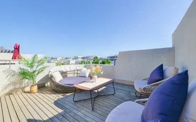 Anaya Yihai Fusheng Swimming Pool Villa