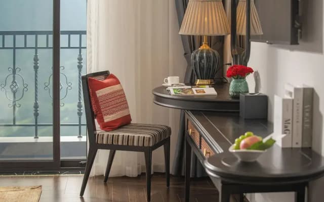 DeLaMont Sapa Hotel