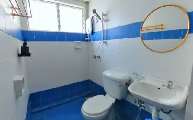 2-5pax Sunshine Beachfront, Wifi, 50"TV, FREE PARKING & POOL