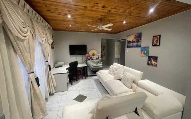 Newlands Comfortable Abode in Johannesburg