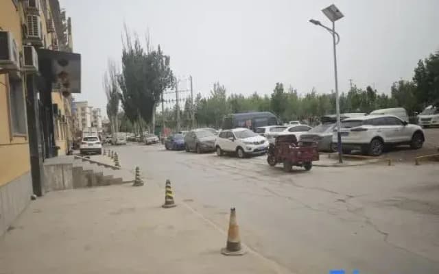 Lan Feng Hotel (Ethnic Specialty Food Street International Convention and Exhibition Center)