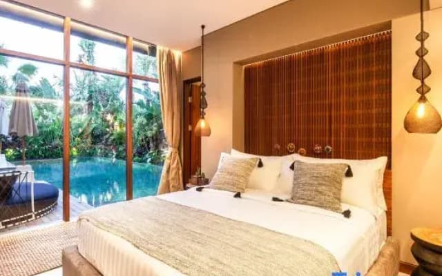 Luxury 6BR Canggu 400m to beach
