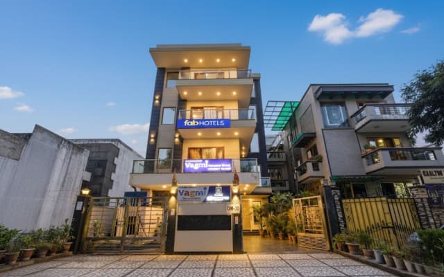 FabHotel Vagmi- 900m from Sikanderpur Metro Station Gurgaon