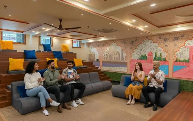 The Hosteller Agra Tajganj