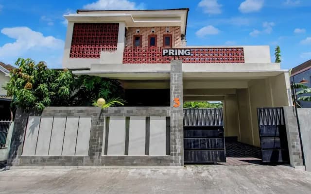 OYO 95088 Homestay Omah Pring