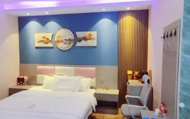 Shangjing Hotel (Qujing Malone Water Park)