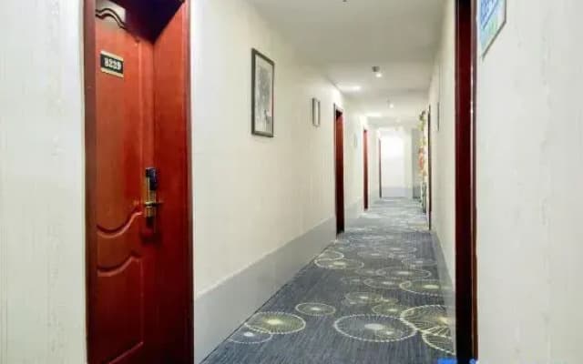 Tutu Business Hotel (Hebei University of Science and Technology Yuhua Automobile Park)
