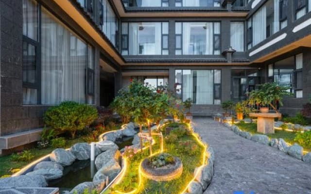 Hidden Village Inn (Sanyi International Airport Branch)