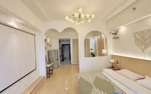 Luori Nuanfeng Homestay (Wuhu High-Speed Railway Station Wanda Plaza Phase II)