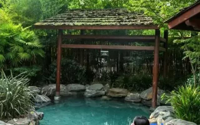 Beijing Yunshui Yaoshanju Hot Spring Resort (Changping Ming Tombs Resort)
