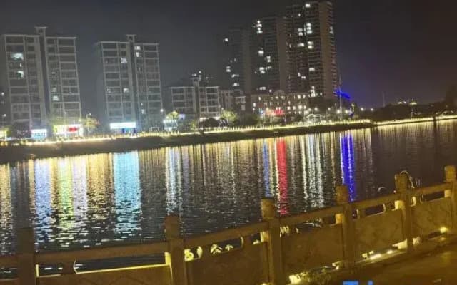 Lakeside Residence | Lakeside Scenery Elegant and Comfortable Leisure Homestay (Dongjiang)