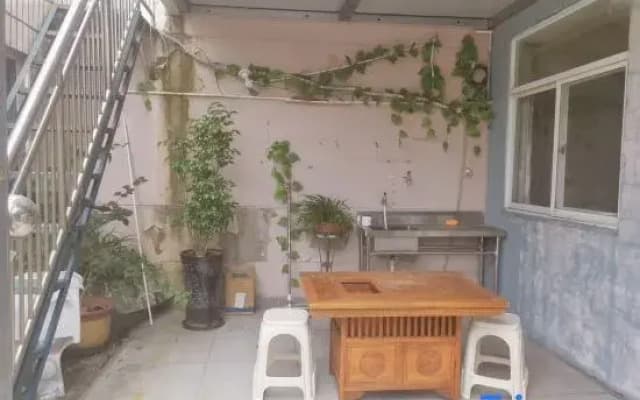 Zhengxun Homestay (Jinhai West Alley)