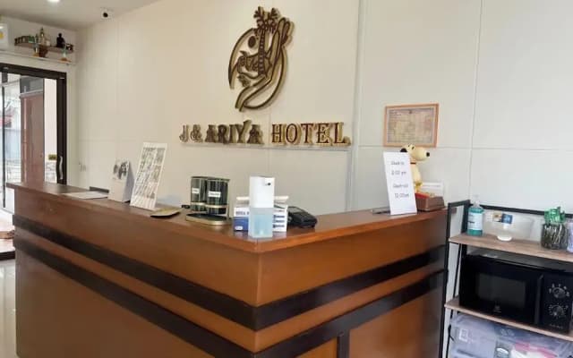 J & Ariya Hotel