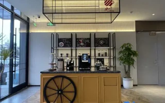 Home Inn Plus Hotel (Linyi Lushang Center Wanda Plaza Branch)