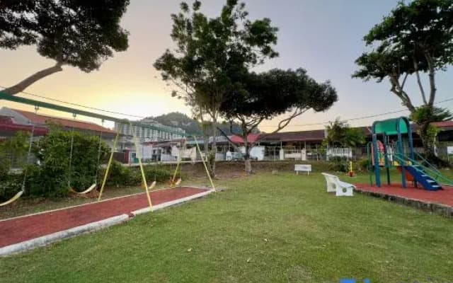 Spacious 2 Storey Homestay Tanjung Bungah 25pax by 3C / Evergreen Corner Tanjung Bungah