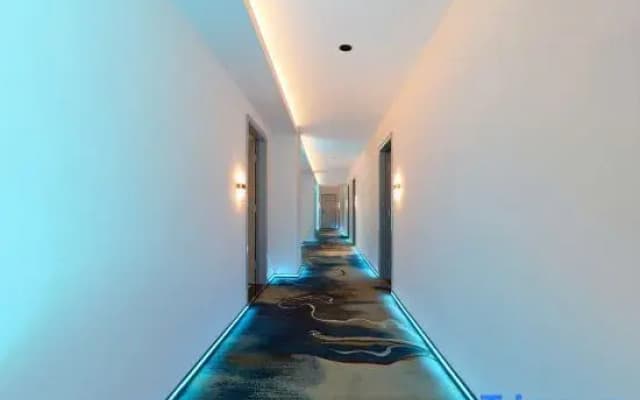 Pinecrest Intelligent Hotel
