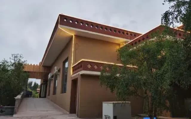 Ruoqilou Lanqi Tiao Homestay