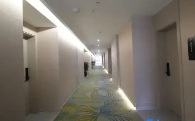 Qifeng Hotel