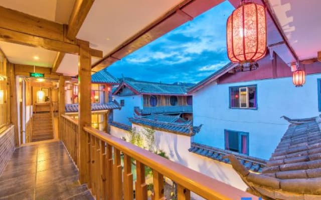 Tea-fragrant wooden hostel