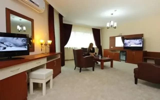 Petek Hotel