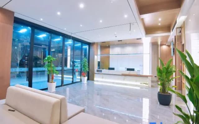 Orange Right Hotel