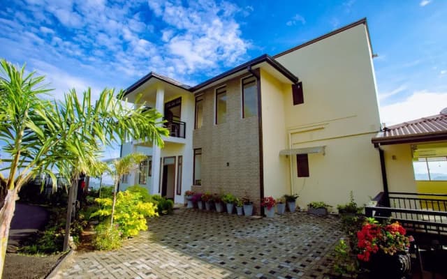 Hill Paradise Hanthana