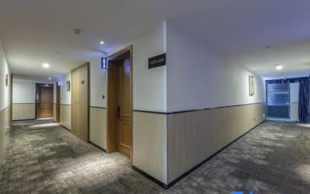 Qingteng Yisu Hotel (Beilun Yintai Chengzhonghe Road Subway Station Store)