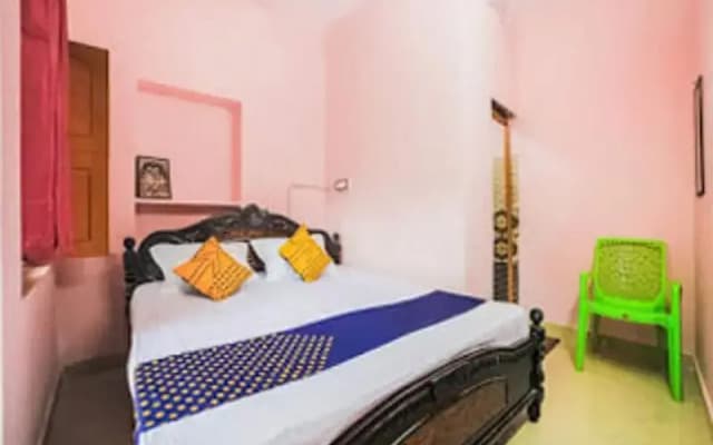 Hotel Rahul Residence