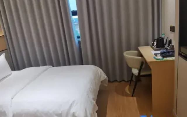 Lanting Hotel (Stadium)
