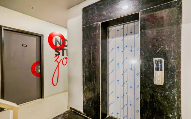 Super Collection O Le Noida Hotel Near Sector 76 Metro Station
