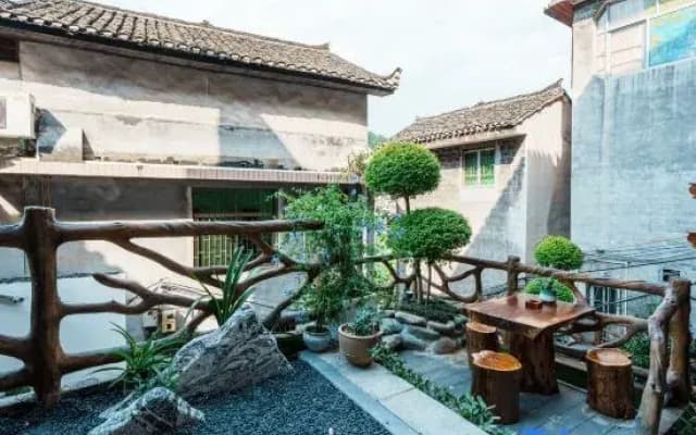 Phoenix Tea Words Listening to Rain River View Homestay (Phoenix Scenic Area Nanhuaqiao Branch)