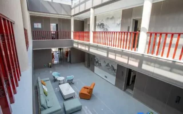 Colorful Danxia Linyi Scenic Hotel