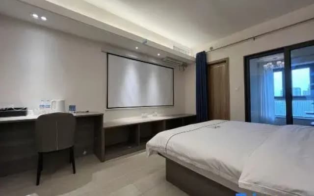 Lefeng Homestay (Shandong University of Technology Evergrande Imperial Scenery)