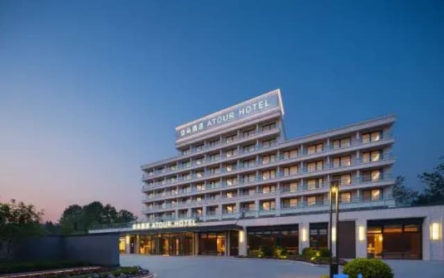 Dalian Jinshitan Anchorage Square Atour Hotel