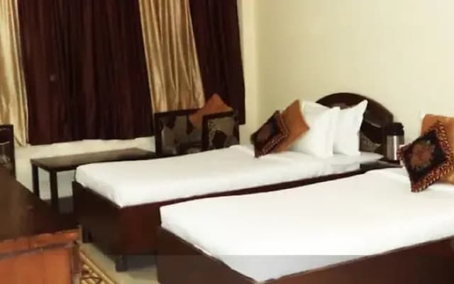 Vakna Highway Guest House