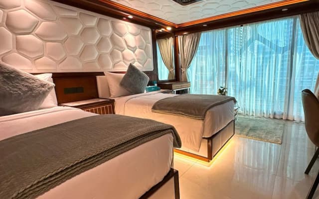 Orchid Overnight Superyacht