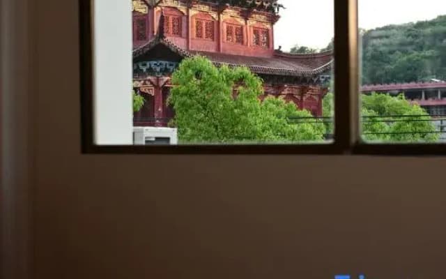 Lumen Shangshangqian Guesthouse Near Guoqing Temple
