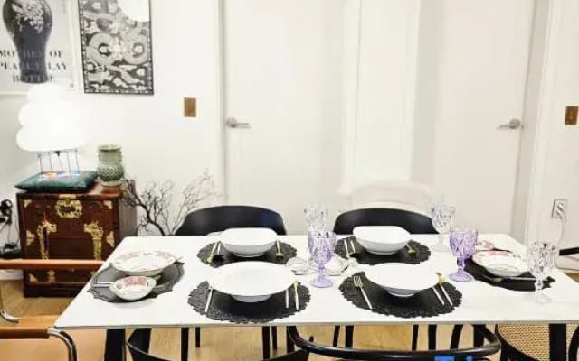 8 minutes away from Chungmuro Station,  hill location,Breakfast for more than five nights